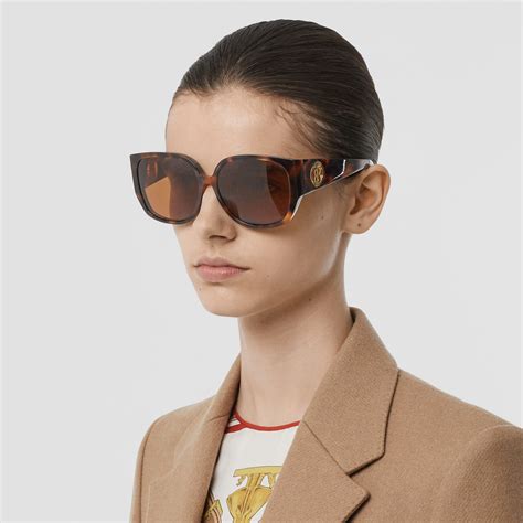 sunglasses burberry.